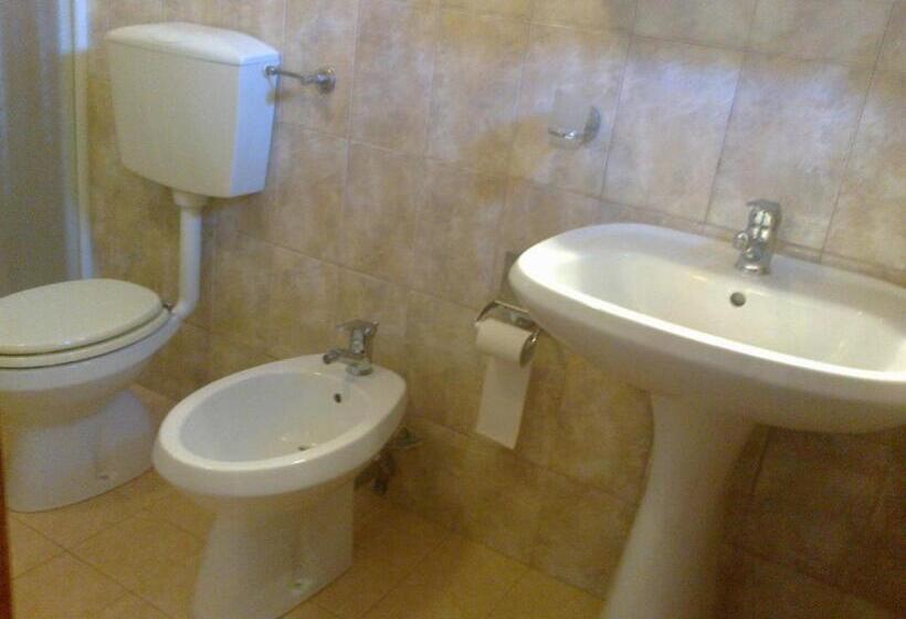 منتجع Roman Beach