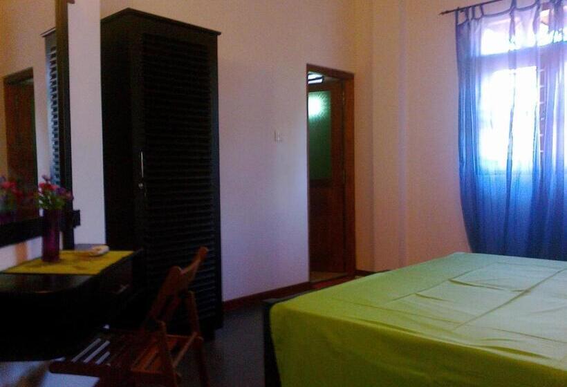 منتجع Roman Beach