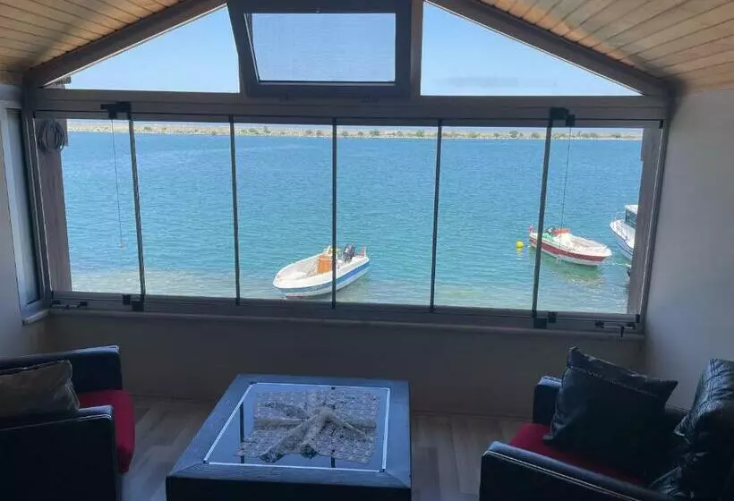 Deniz Kenarı Villa