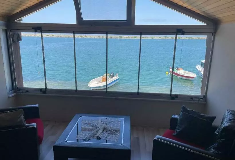 Deniz Kenarı Villa