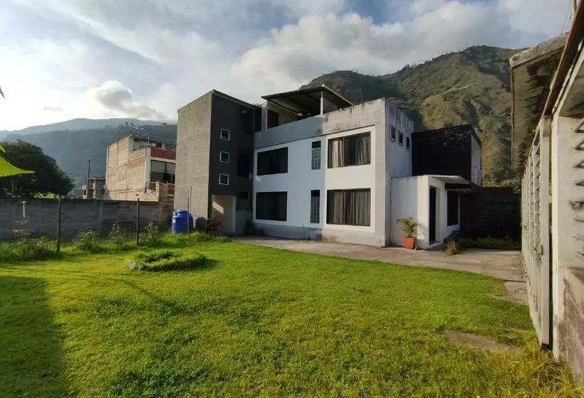 Elegante Apartamento Con Vistas Al Volcán Tungurahua