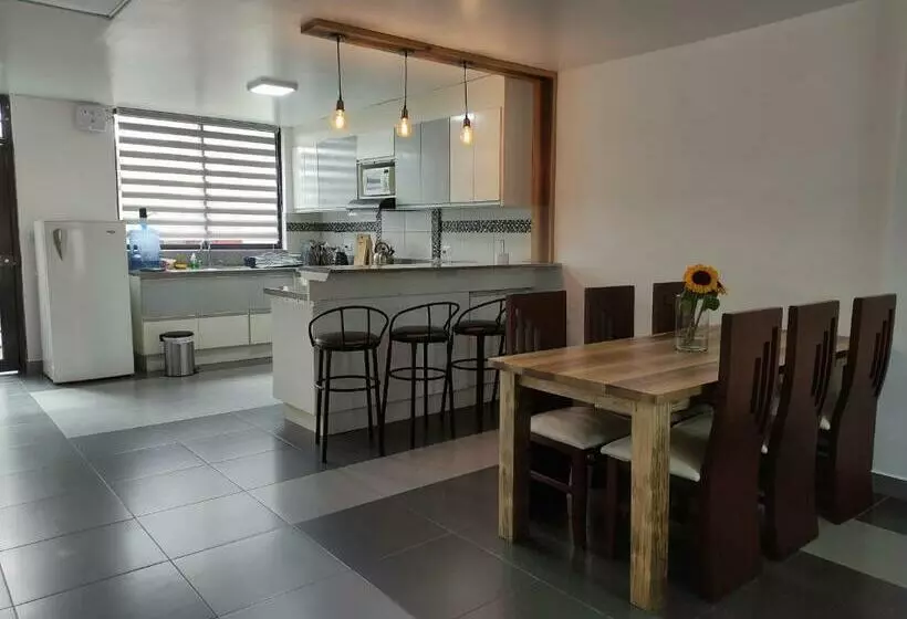 Elegante Apartamento Con Vistas Al Volcán Tungurahua