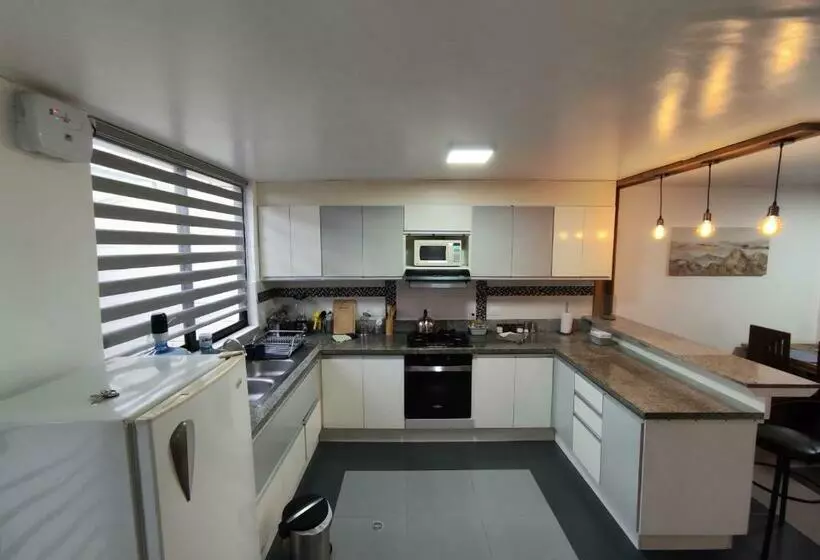 Elegante Apartamento Con Vistas Al Volcán Tungurahua