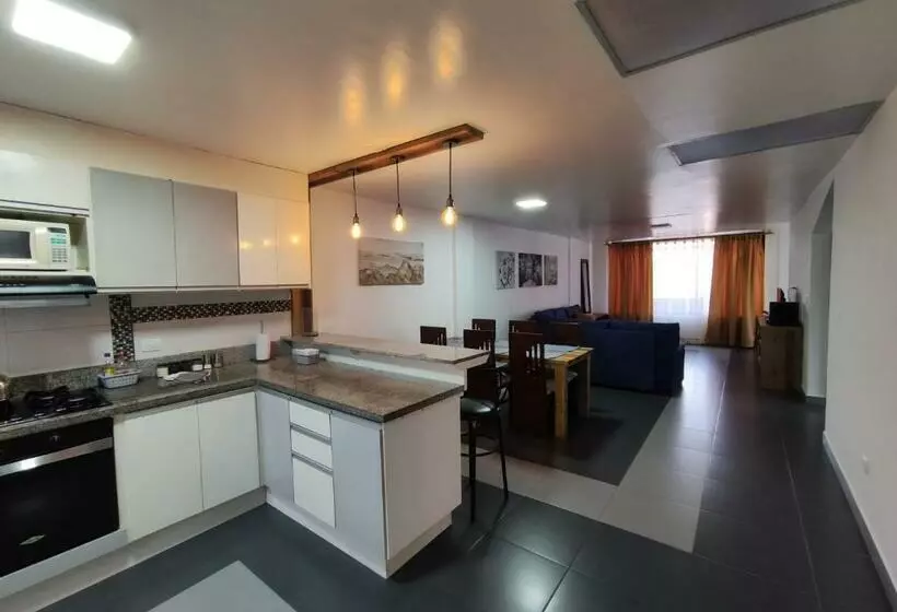 Elegante Apartamento Con Vistas Al Volcán Tungurahua