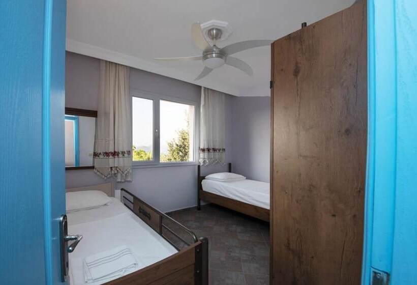 House With Amazing Sea View And Pool In Gumusluk