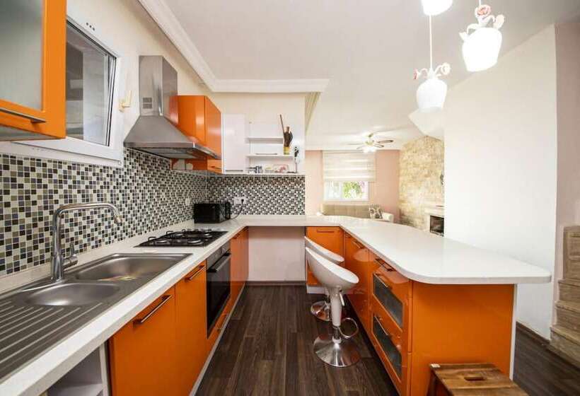 House With Amazing Sea View And Pool In Gumusluk