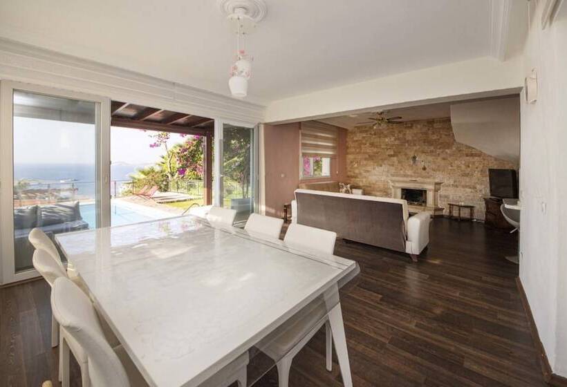 House With Amazing Sea View And Pool In Gumusluk