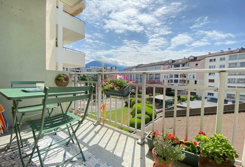 Charmant T3 Rénové En Centre Ville D Annecy Avec Balcon, Ascenseur Et Parking Privé Fr 1 432 83