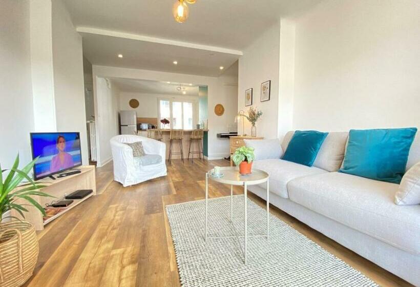 Charmant T3 Rénové En Centre Ville D Annecy Avec Balcon, Ascenseur Et Parking Privé Fr 1 432 83