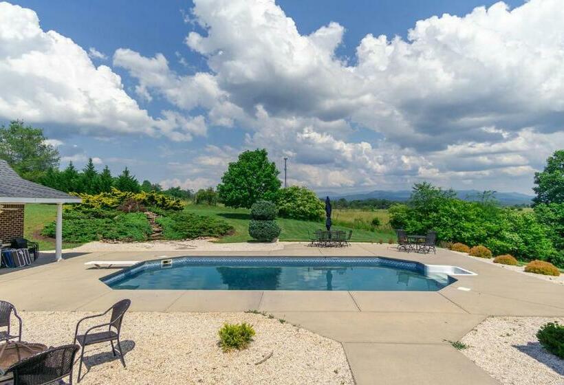 Brand New Furniture Breathtaking Views Hot Tub Pool 20 Min To Asheville