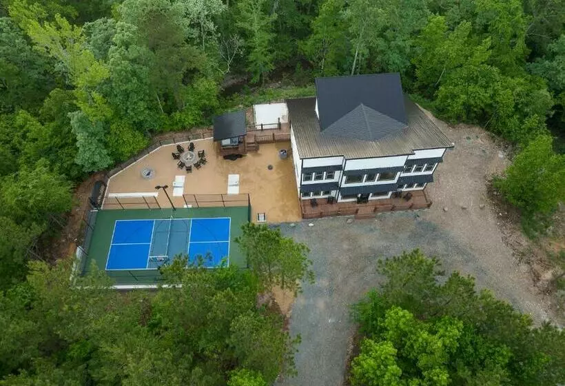 Disconnect2connect Creekside, Pickleball, Gameroom, Hottub, Firepit, Pet Friendly