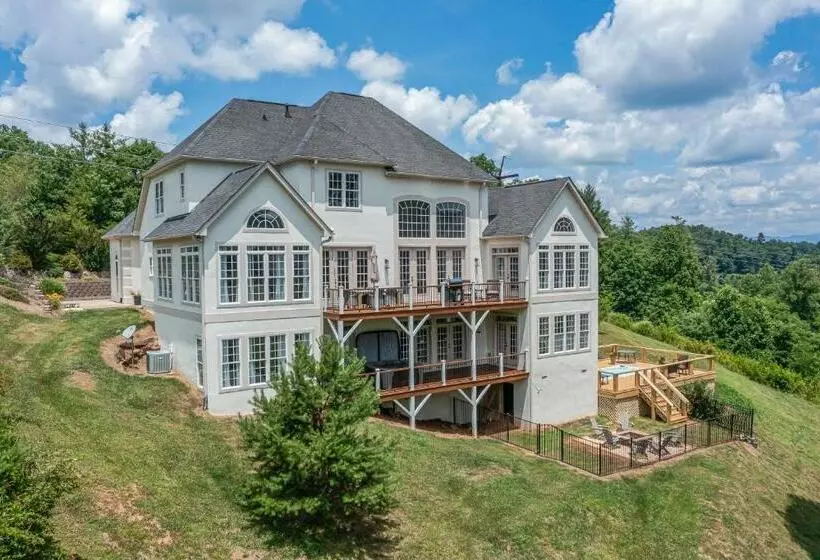 Weekend Friends And Fam! Media Room, Hot Tub, Firepit, Sleeps 18 Minutes To Asheville