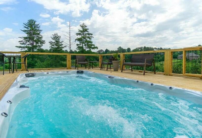 Weekend Friends And Fam! Media Room, Hot Tub, Firepit, Sleeps 18 Minutes To Asheville
