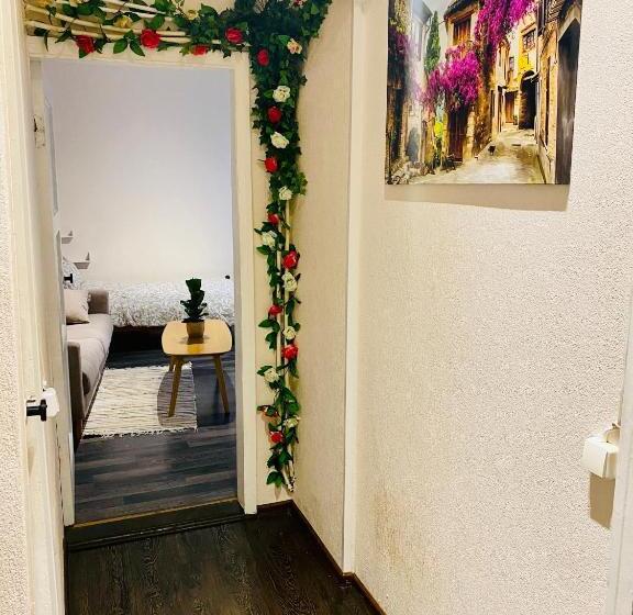 1 Bedroom Apartment Near Kadriorg Swan Pond