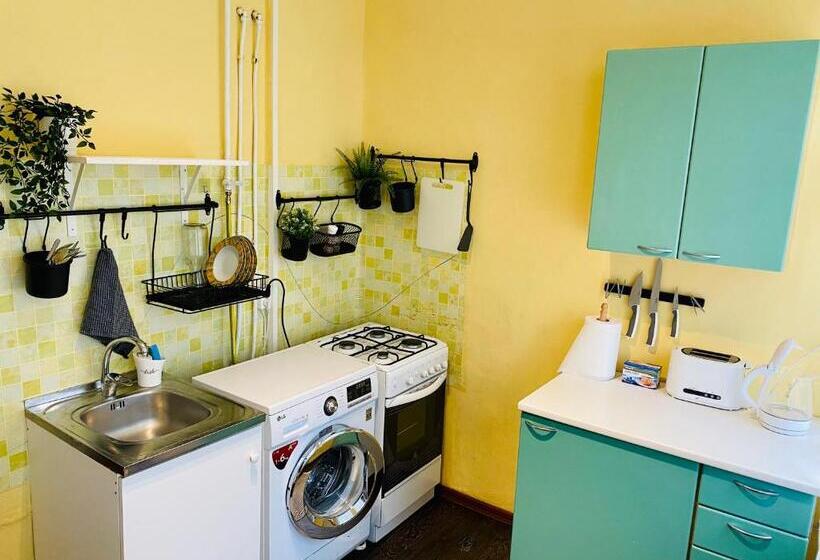 1 Bedroom Apartment Near Kadriorg Swan Pond