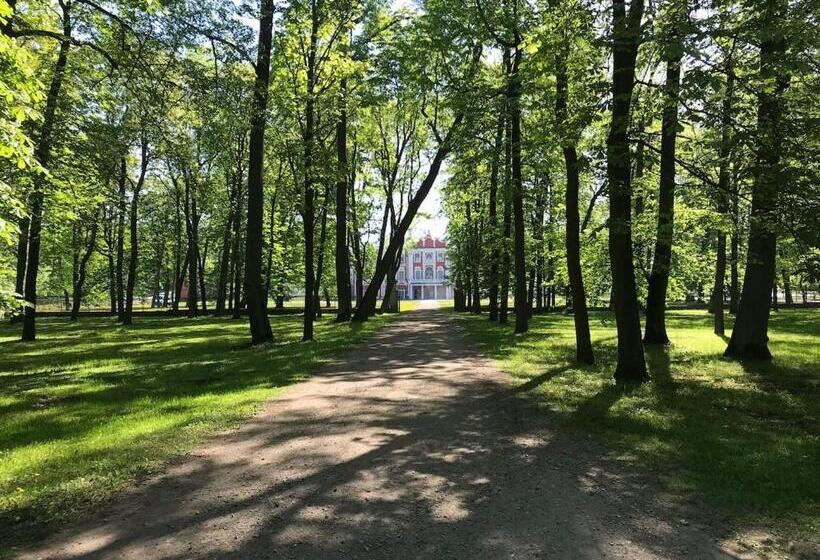 1 Bedroom Apartment Near Kadriorg Swan Pond