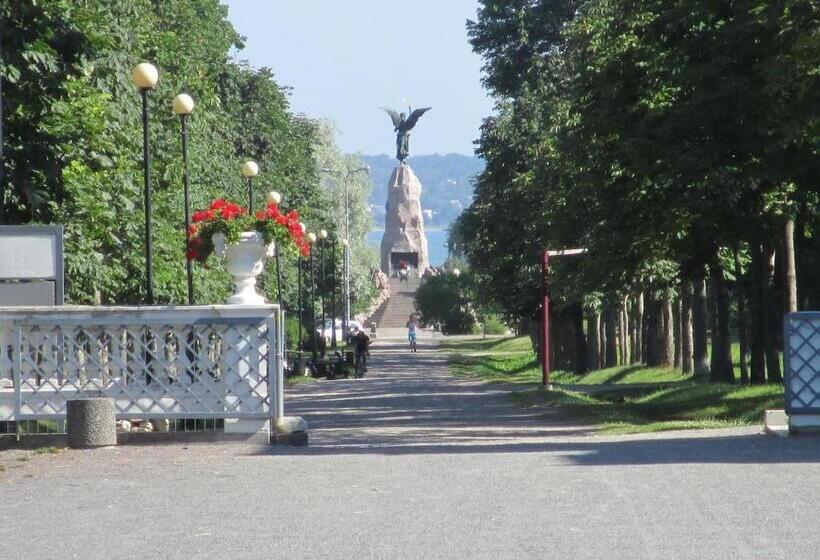 1 Bedroom Apartment Near Kadriorg Swan Pond