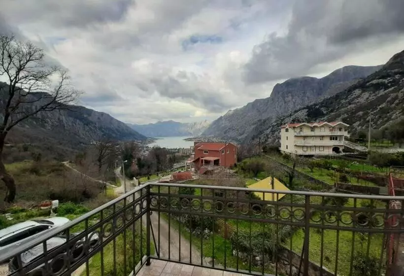 3 Bedroom Apartment With Panoramic Bay Views