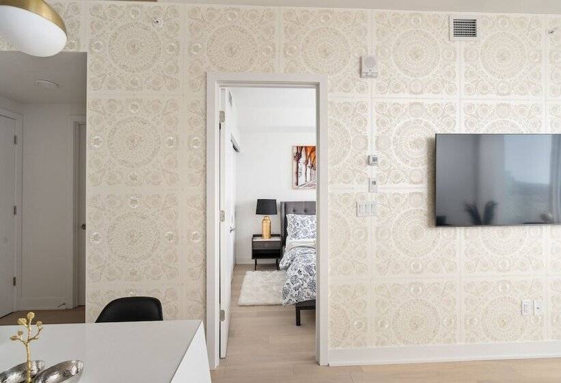 Designer 1br Plus Study Suite