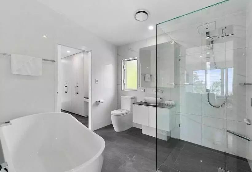 North Facing Apartment Unit 2 13 Angler Street Noosa Heads