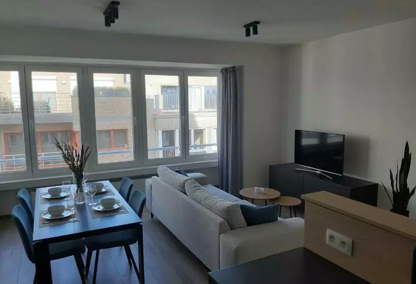 Novia   Op De Zeedijk, Parkeren Mogelijk