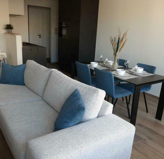 Novia Op De Zeedijk, Parkeren Mogelijk