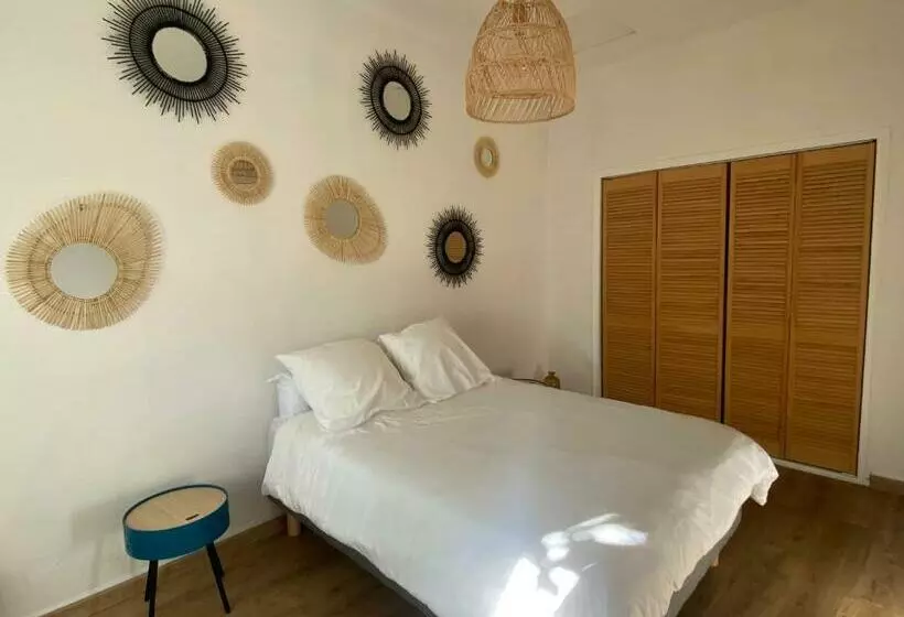 Appartement Eygalieres Avec Petit Jardin