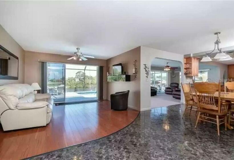 Pet Friendly Canal Front 3 Bedroom Grand Villa With Pool, Linai And Dock