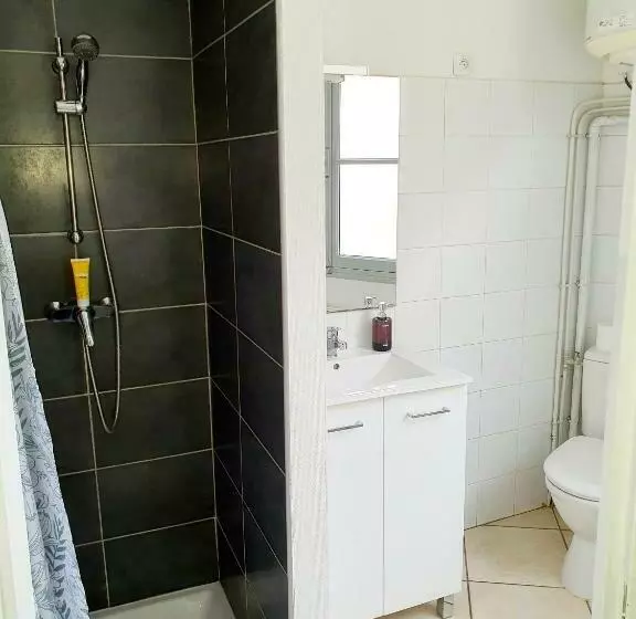 Entre Arènes Et Maison Carrée P1