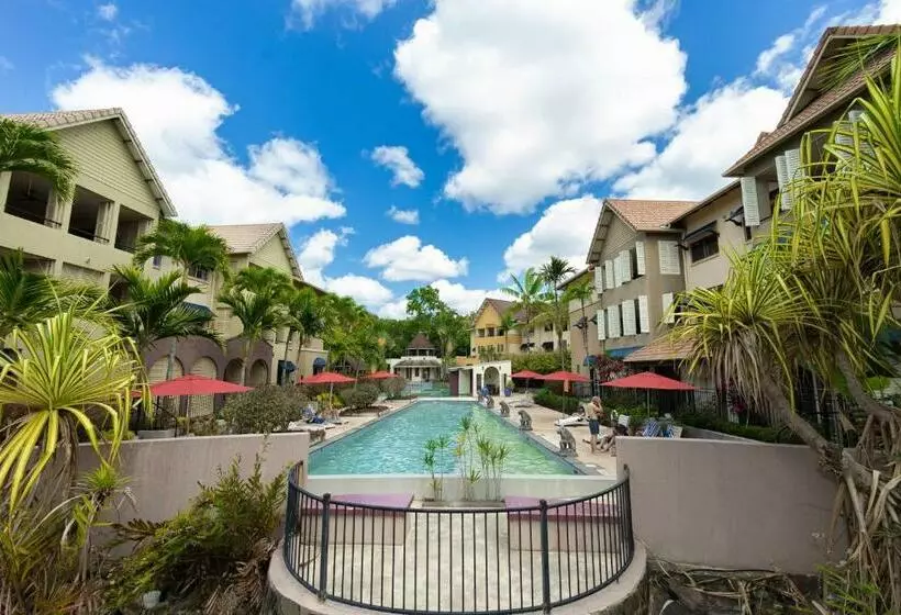 Lantana Lakes Resort Style Living