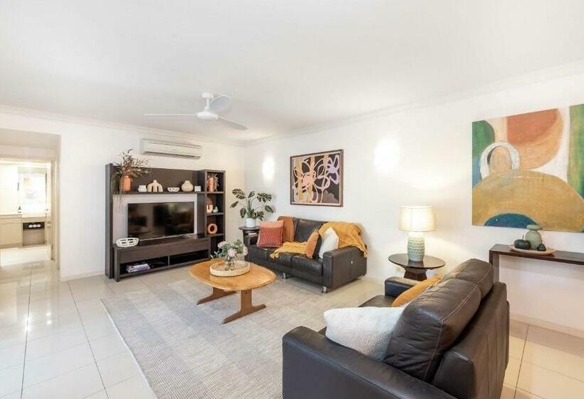 Lantana Lakes   Resort Style Living