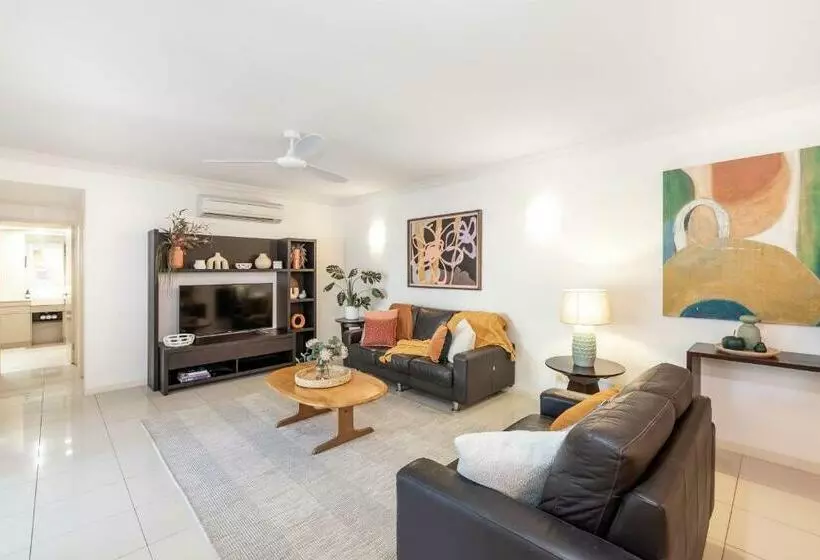 Lantana Lakes Resort Style Living