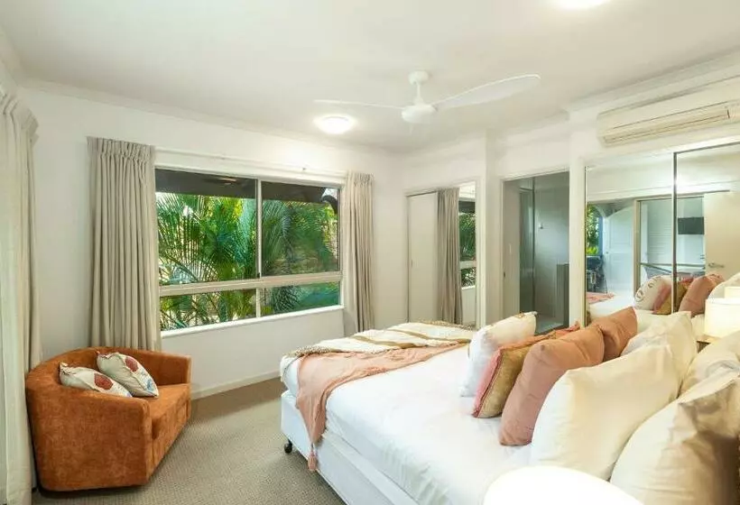 Lantana Lakes Resort Style Living