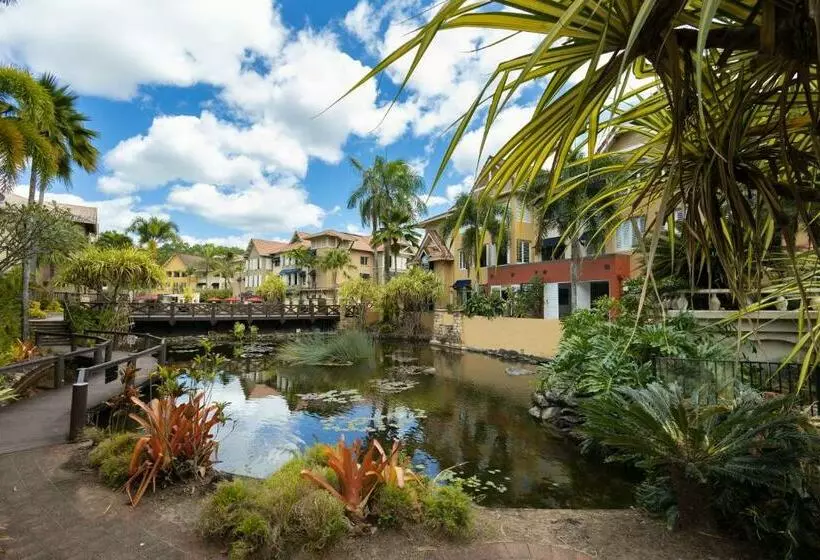 Lantana Lakes Resort Style Living