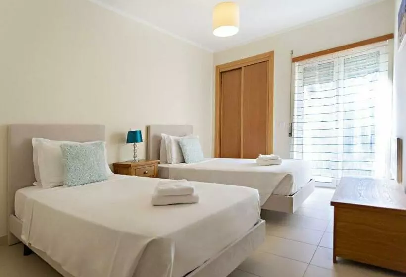 Ocean Breeze Apartment