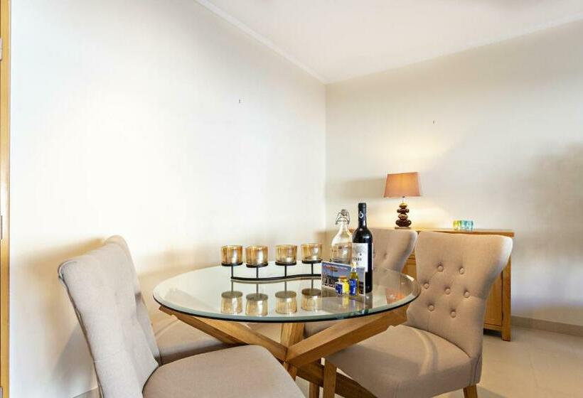 Ocean Breeze Apartment