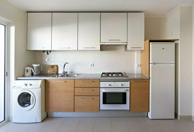 Ocean Breeze Apartment