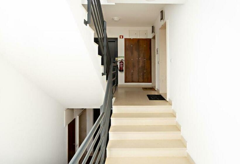 Ocean Breeze Apartment