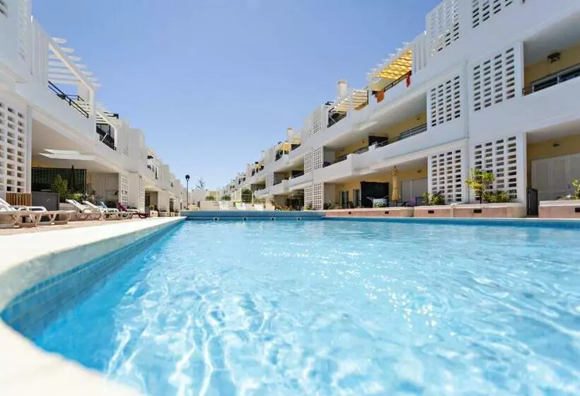 Ocean Breeze Apartment