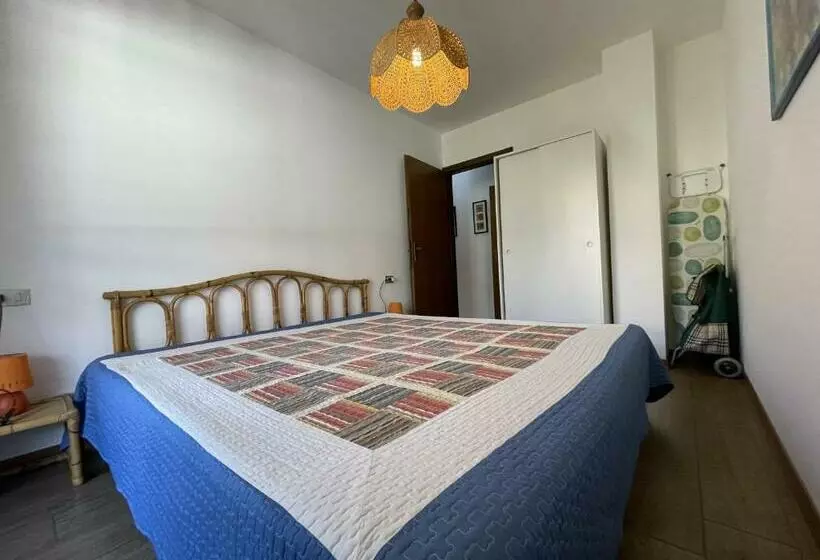 027 Trilocale, Giustino