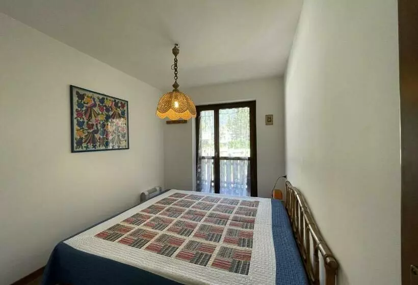 027 Trilocale, Giustino