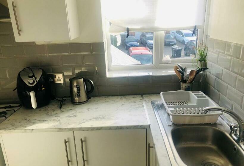 Charming Town Centre 3 Double Beds Home Free Parking