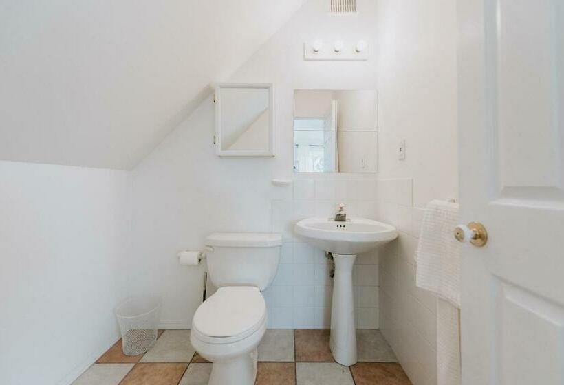 Serene, Tranquil, Oasis With Stunning Ocean Views Of Pender Harbour