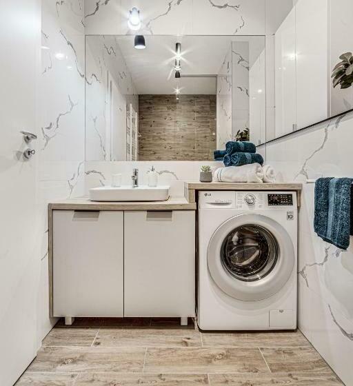 Ari Pink & Turquoise Afi Mall High End Apartments