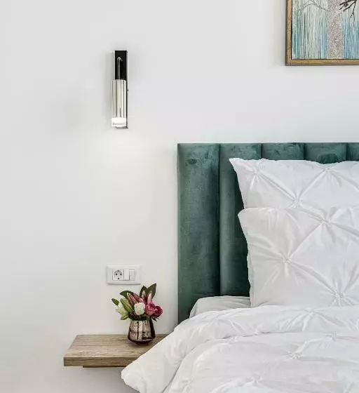 Ari Pink & Turquoise   Afi Mall High End Apartments