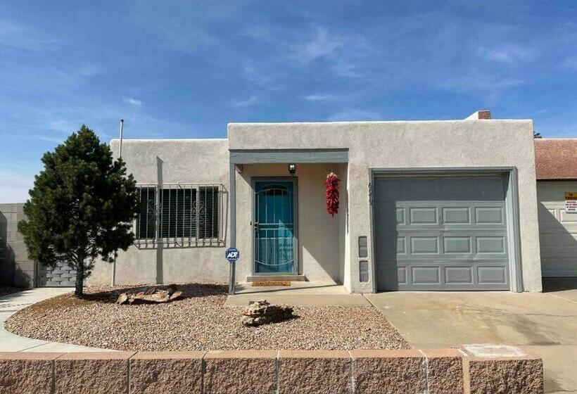 Comfy, Contemporary Quiet Retreat Vacation Home With Views