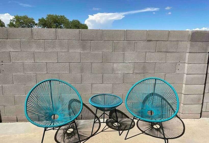 Comfy, Contemporary Quiet Retreat Vacation Home With Views