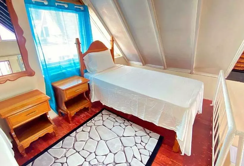 Oceanfront Condo W/ Free Parking + High Speed Wifi
