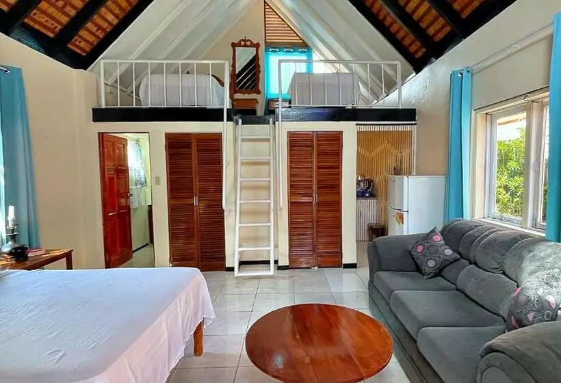 Oceanfront Condo W/ Free Parking + High Speed Wifi