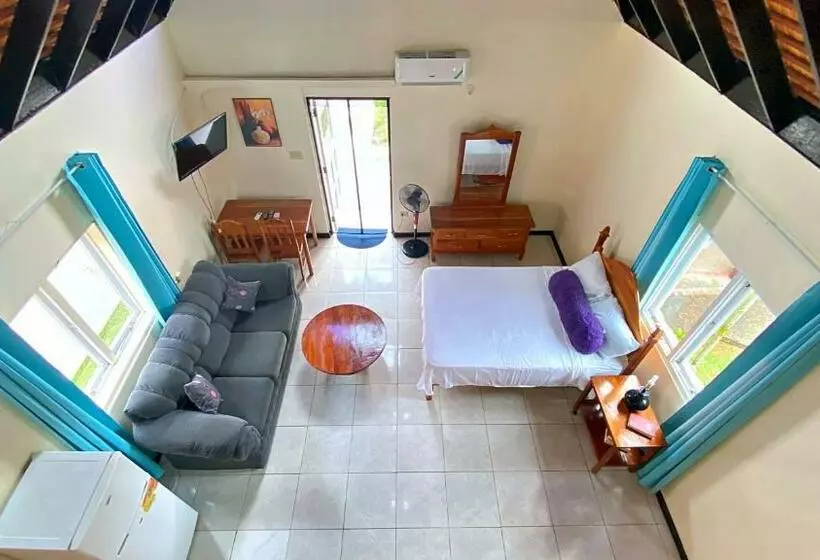 Oceanfront Condo W/ Free Parking + High Speed Wifi